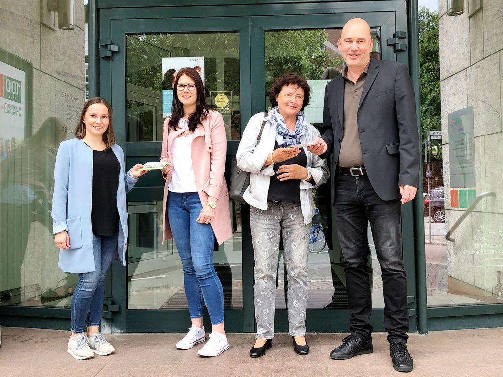 80 auf einen Streich – Gutscheinübergabe „Tierpark Hamm“